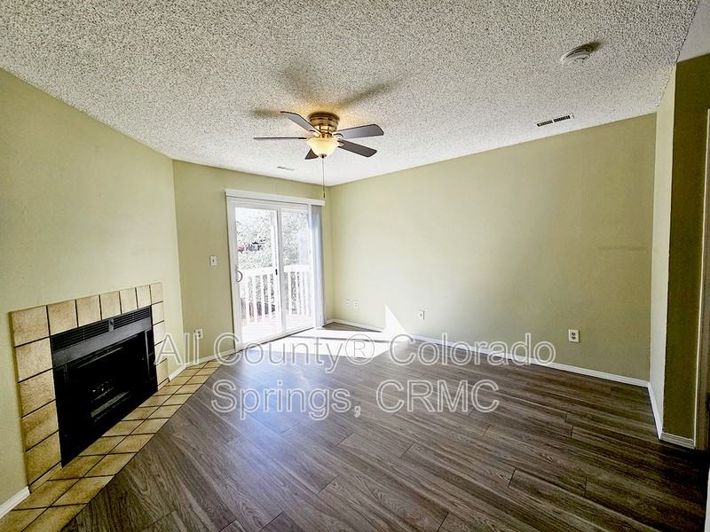 1010 Mazatlan Cir #B - Photo 4 of 14