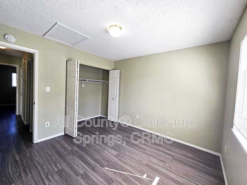 1010 Mazatlan Cir #B - Photo 7 of 14