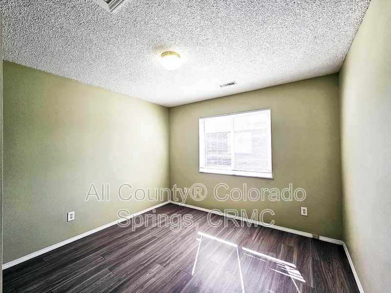 1010 Mazatlan Cir #B - Photo 7 of 12