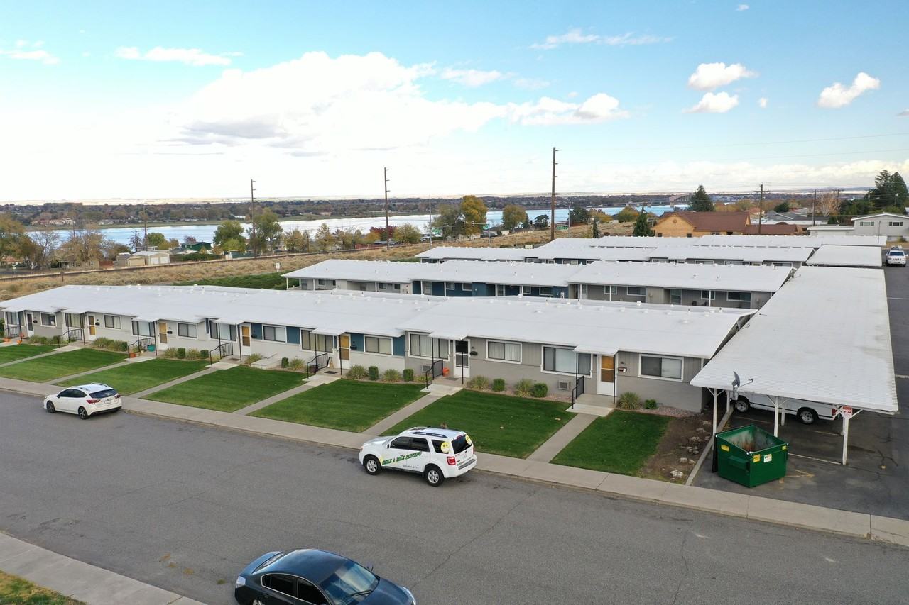 River Vista Apts, LLC - Photo 2 of 13