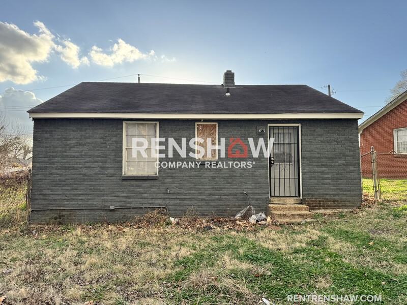 1810 Blair Hunt Dr - Photo 3 of 12