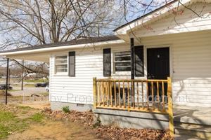 featured image of 207 Napier St #2