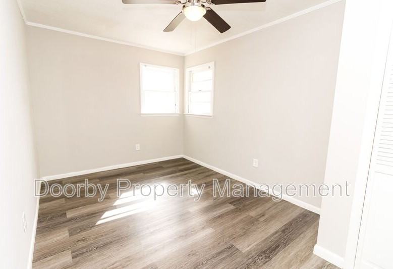 207 Napier St #2 - Photo 6 of 11