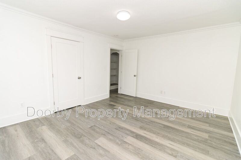 1203 Rockway Dr #2 - Photo 6 of 11