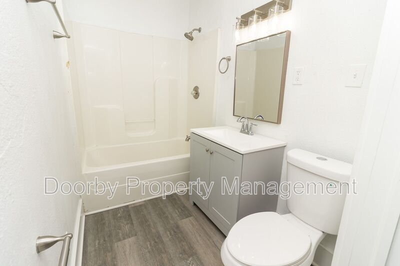 1203 Rockway Dr #2 - Photo 3 of 10