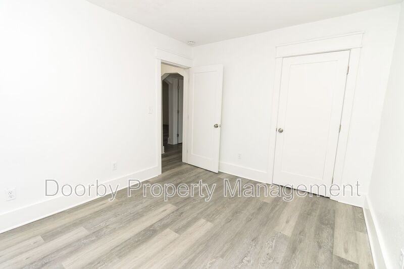 1203 Rockway Dr #2 - Photo 5 of 10