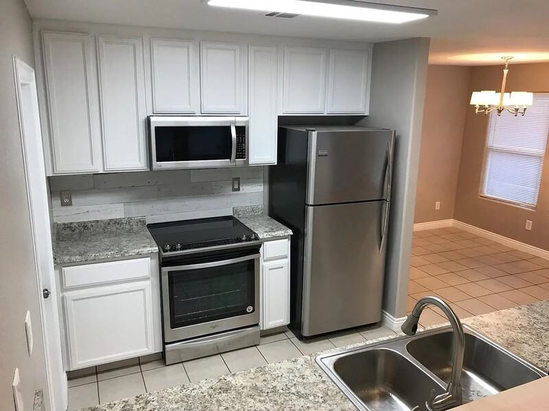 1055 Vermont Ave - Photo 3 of 15