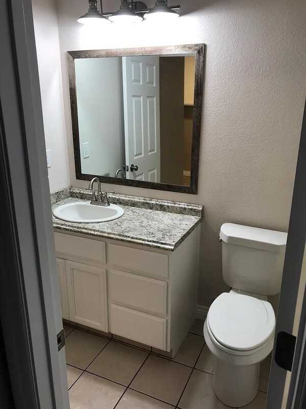 1055 Vermont Ave - Photo 7 of 15