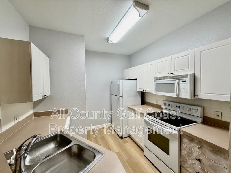 5110 Northridge Rd #104 - Photo 3 of 17