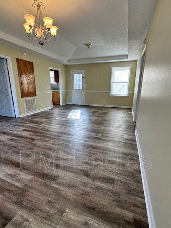 3444 Arvin Dr - Photo 5 of 14