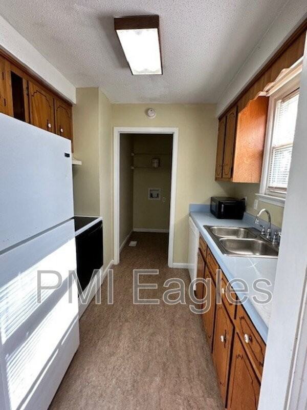 3444 Arvin Dr - Photo 6 of 14