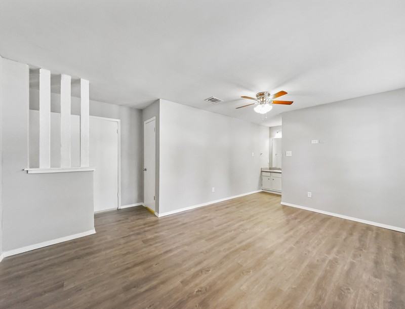 22626 Leedstown Ln - Photo 5 of 35