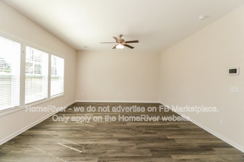 1360 Curlew Cir - Photo 3 of 21