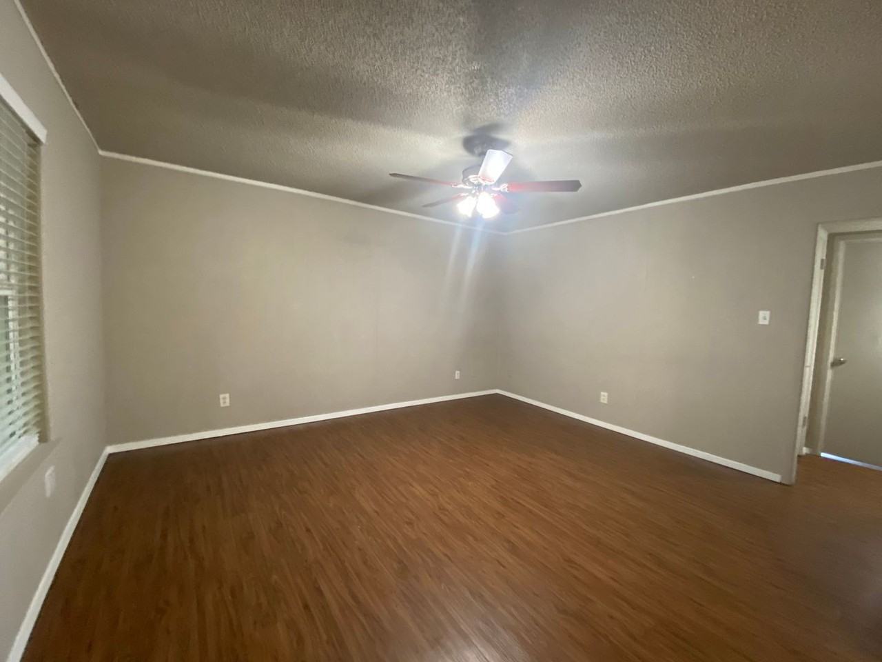 2415-2417 Charlotte St - Photo 2 of 23