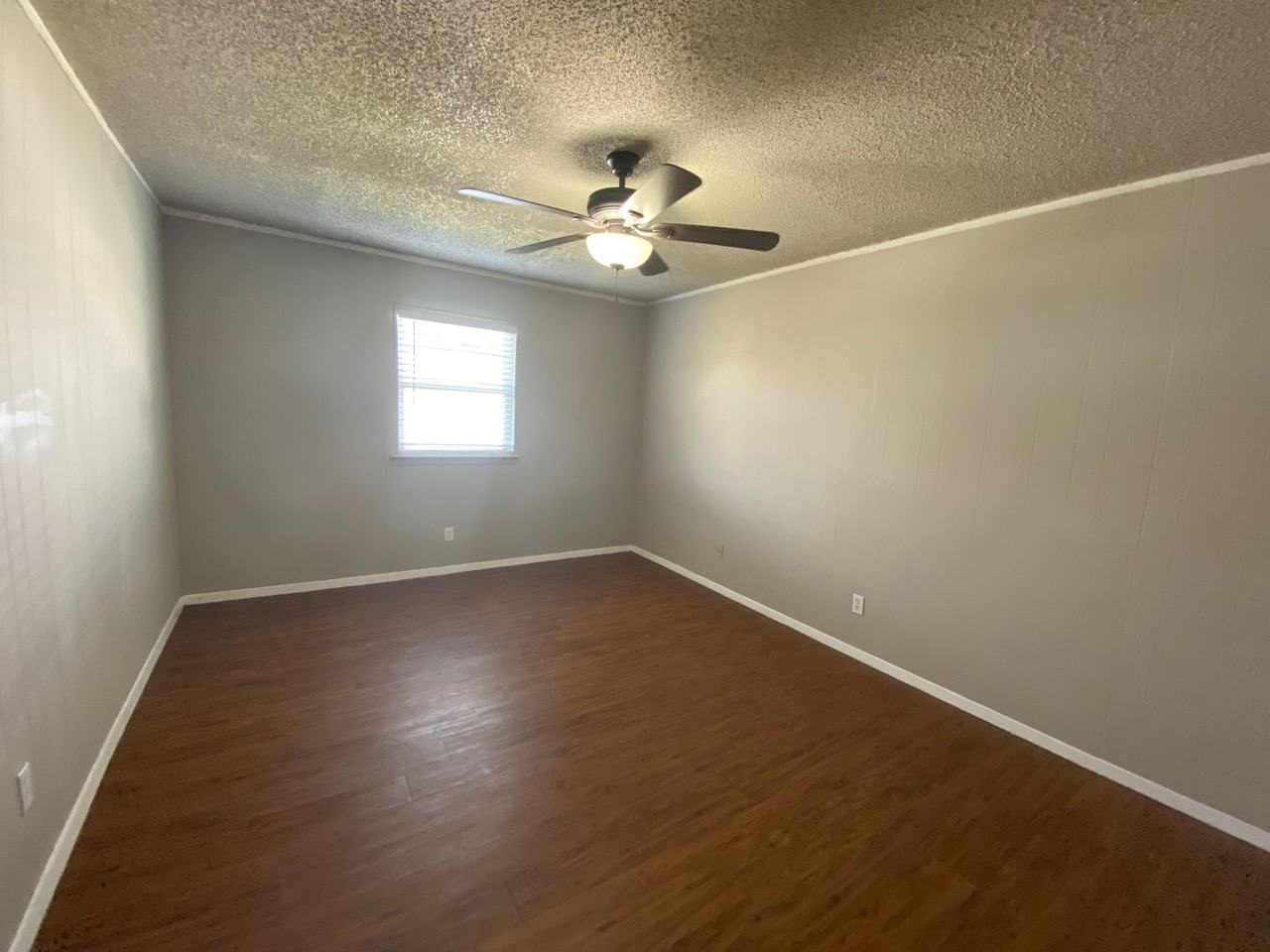 2415-2417 Charlotte St - Photo 4 of 23