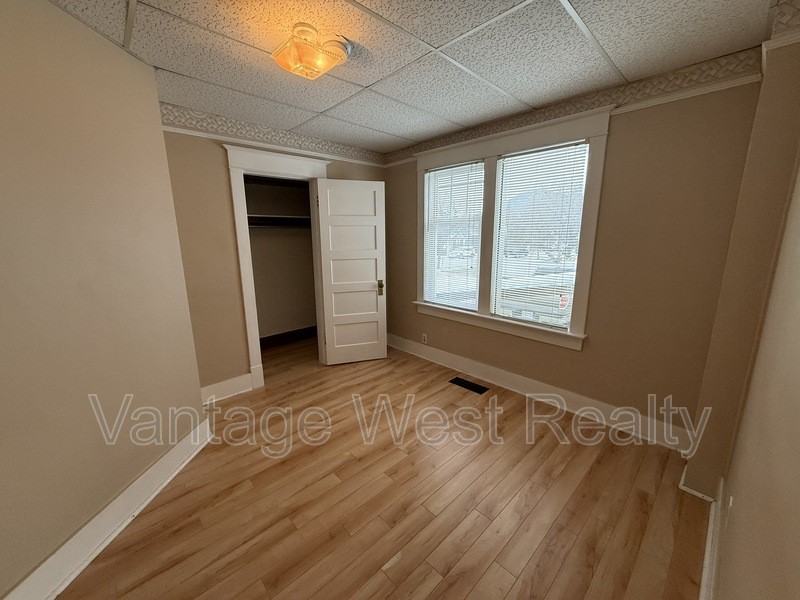 103 Winnipeg St - Photo 4 of 6