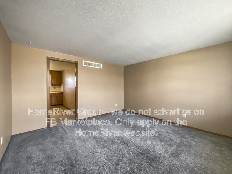 3730 Ne 42nd Ter - Photo 3 of 19