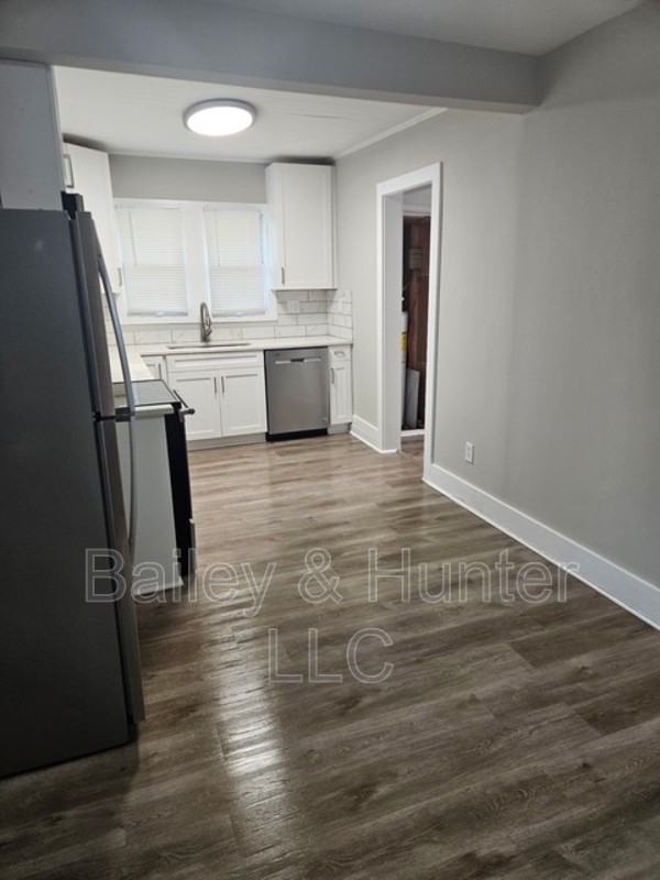 1934 Browns Mill Rd Se - Photo 2 of 8