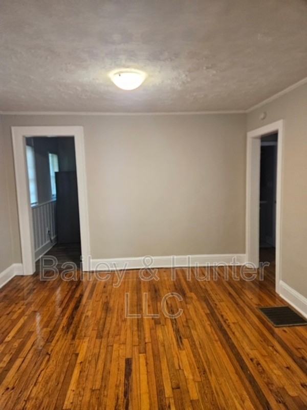 1934 Browns Mill Rd Se - Photo 5 of 8