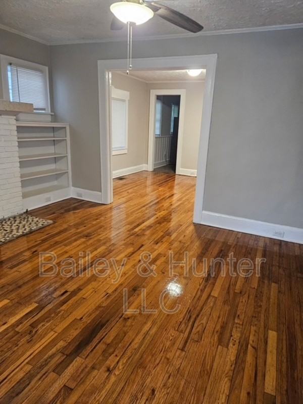 1934 Browns Mill Rd Se - Photo 6 of 8