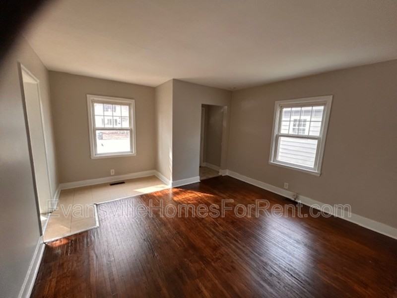 1032 Covert Ave - Photo 3 of 5