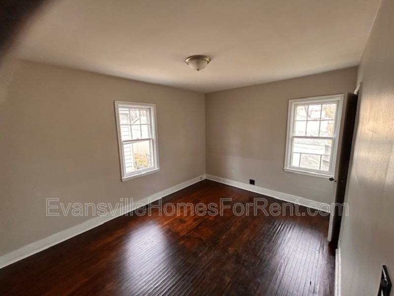 1032 Covert Ave - Photo 5 of 5