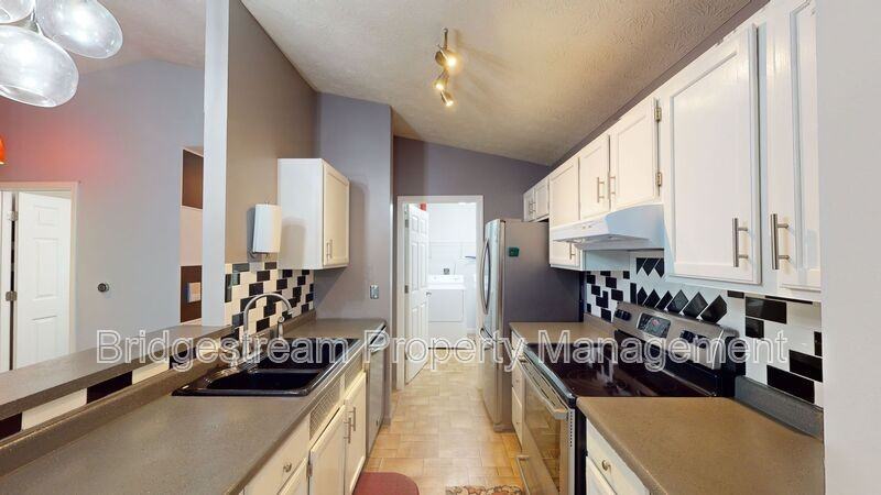 6591 Brigham Sq #7 - Photo 3 of 10