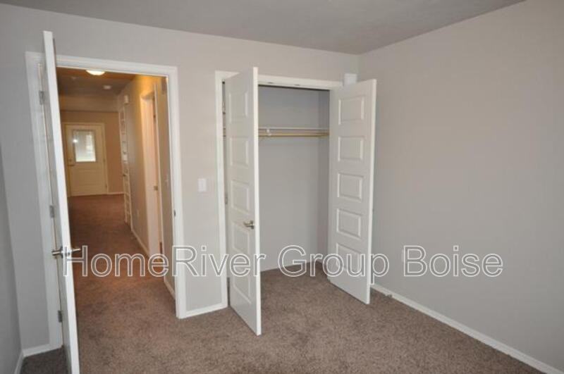 1322 S Edgewater Cir #102 - Photo 6 of 14