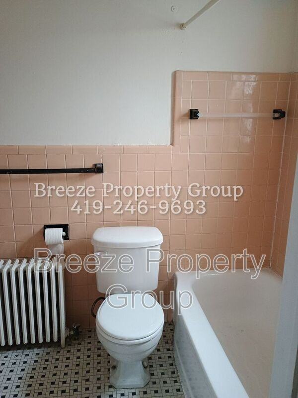 2445 W Bancroft St #2155-11 - Photo 5 of 5