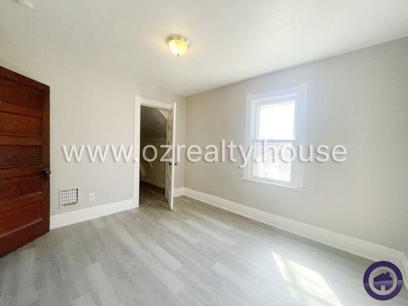 1031 N Michigan St - Photo 7 of 18