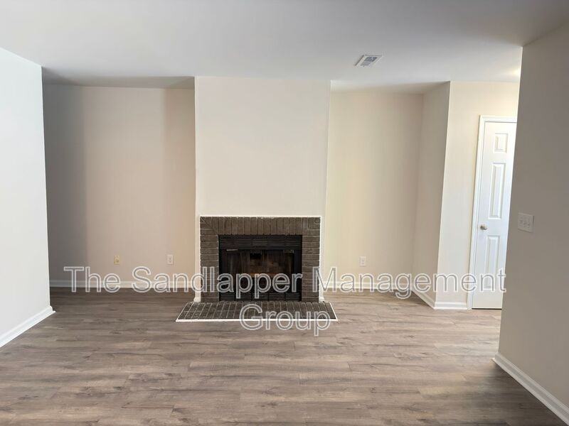 186 Dorchester Manor Blvd #A - Photo 2 of 10