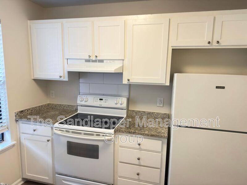 186 Dorchester Manor Blvd #A - Photo 5 of 10