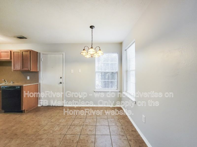 7206 Cool Springs Ct - Photo 5 of 19