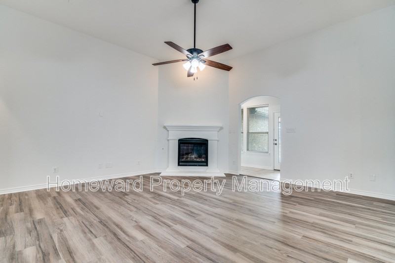 3502 Thunder Dr - Photo 2 of 12