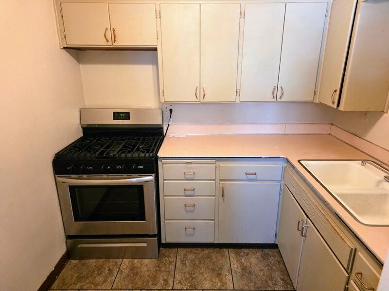 2820 Kingman Blvd #2 - Photo 5 of 38