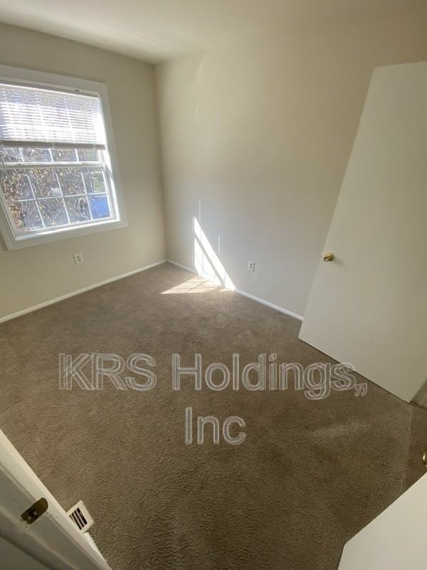 1712 Chicago Ave - Photo 6 of 7