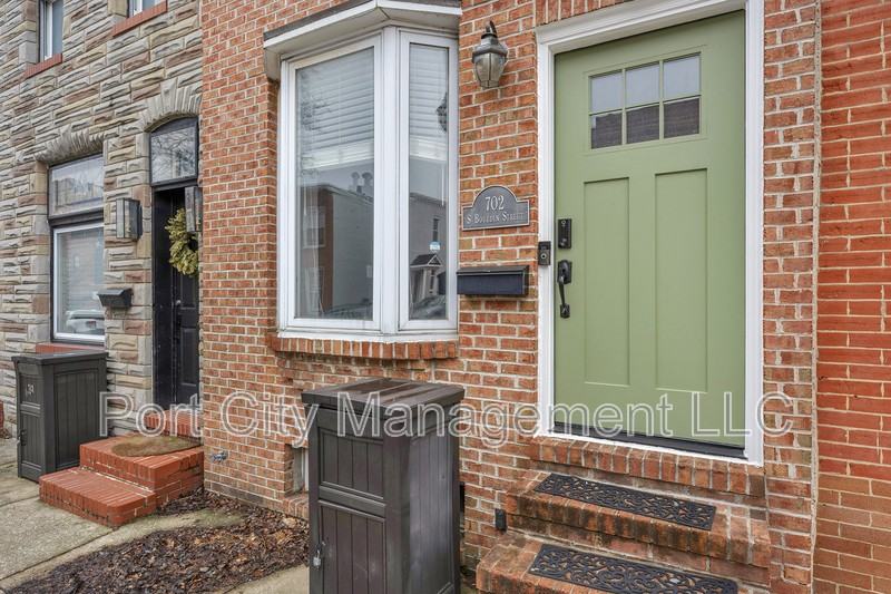 702 S Bouldin St - Photo 3 of 29