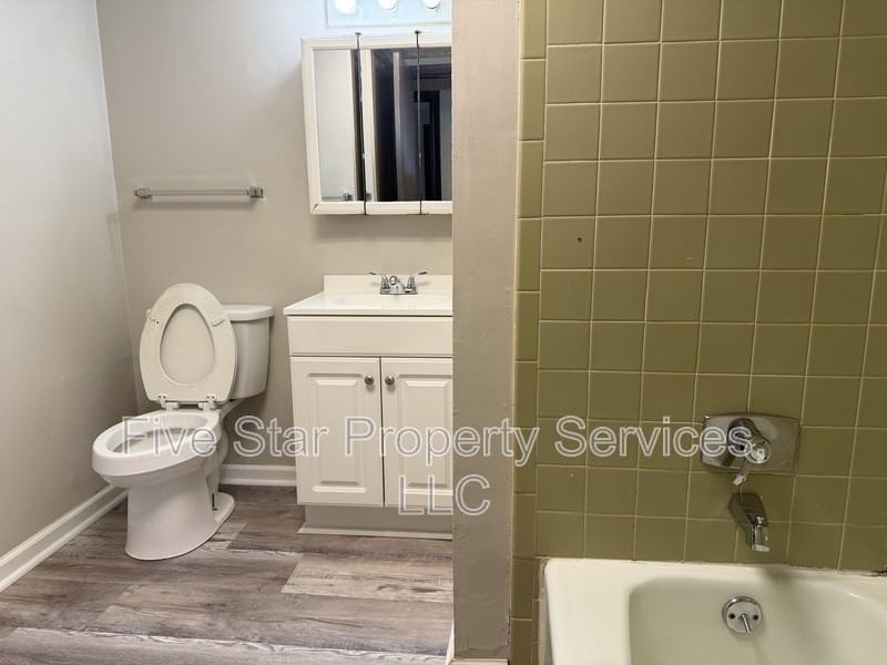 205 W Allen St #116 - Photo 5 of 6