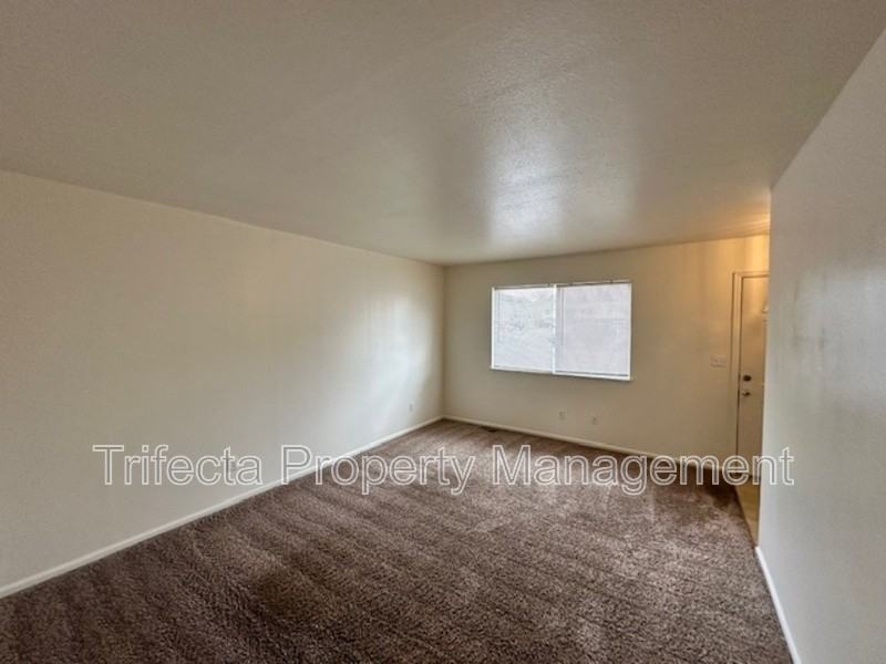 2121 35th Ave - Photo 2 of 12