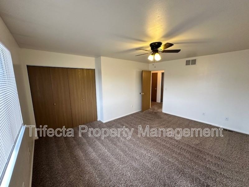 2121 35th Ave - Photo 7 of 12