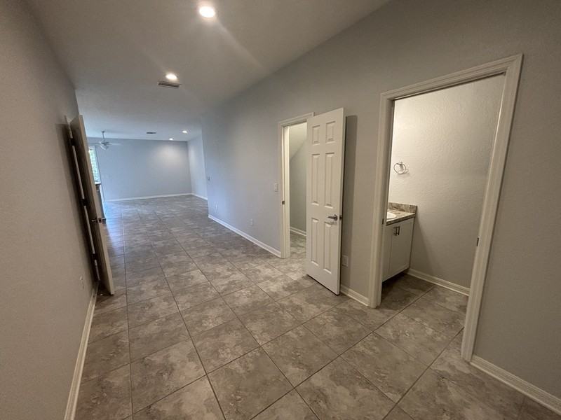 1093 Grantham Dr - Photo 3 of 18