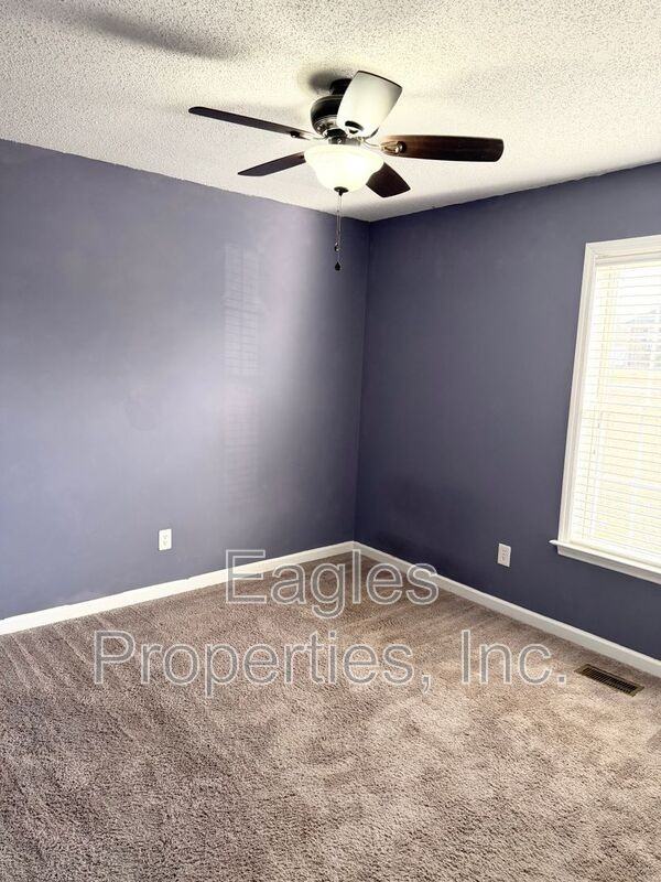 306 Marlin Ln - Photo 2 of 15