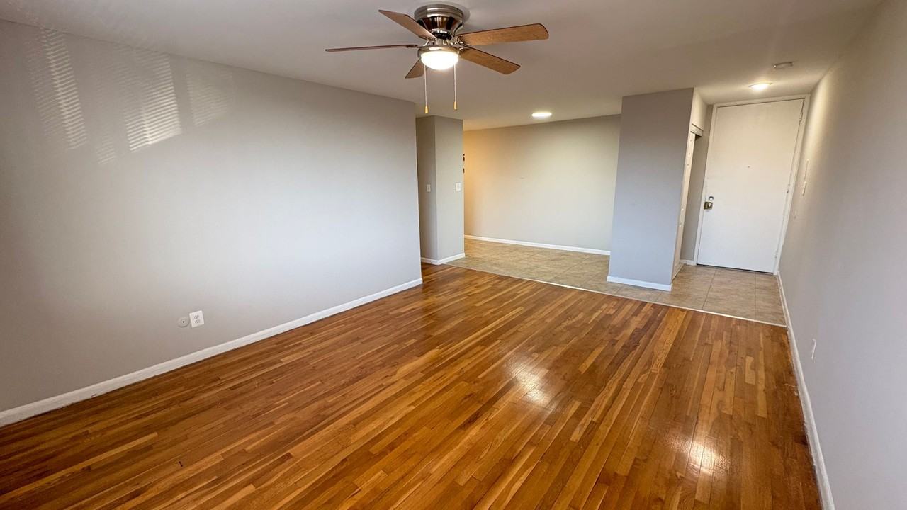 Marquette Apartments East-MASTER - Photo 2 of 40