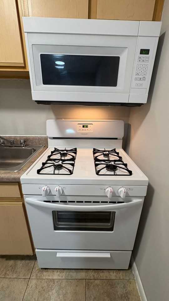 Marquette Apartments East-MASTER - Photo 4 of 40