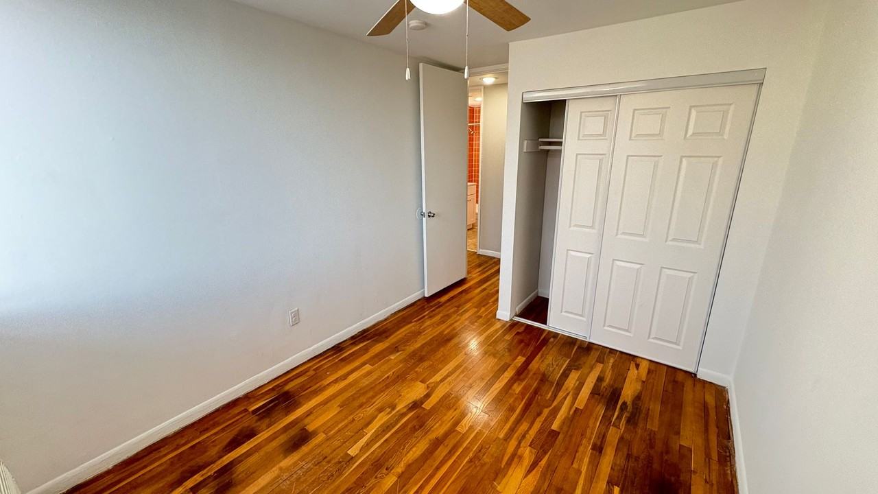 Marquette Apartments East-MASTER - Photo 6 of 40