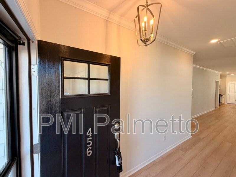 456 Durwin Way - Photo 4 of 33