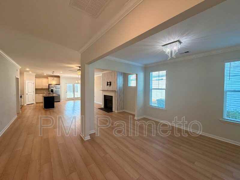 456 Durwin Way - Photo 5 of 33