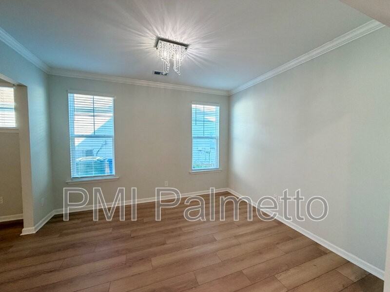 456 Durwin Way - Photo 6 of 33