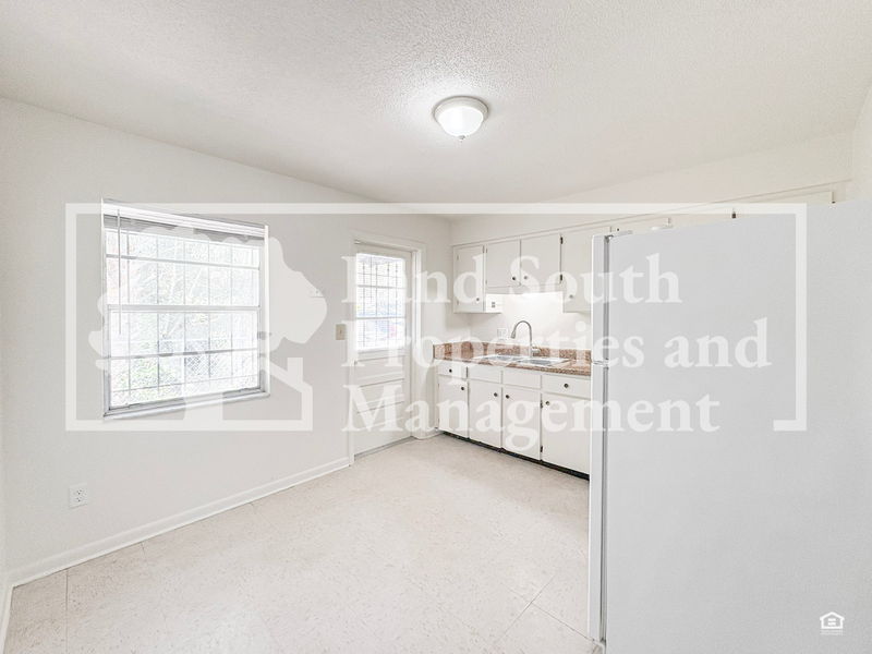 322 Ariana St - Photo 5 of 12