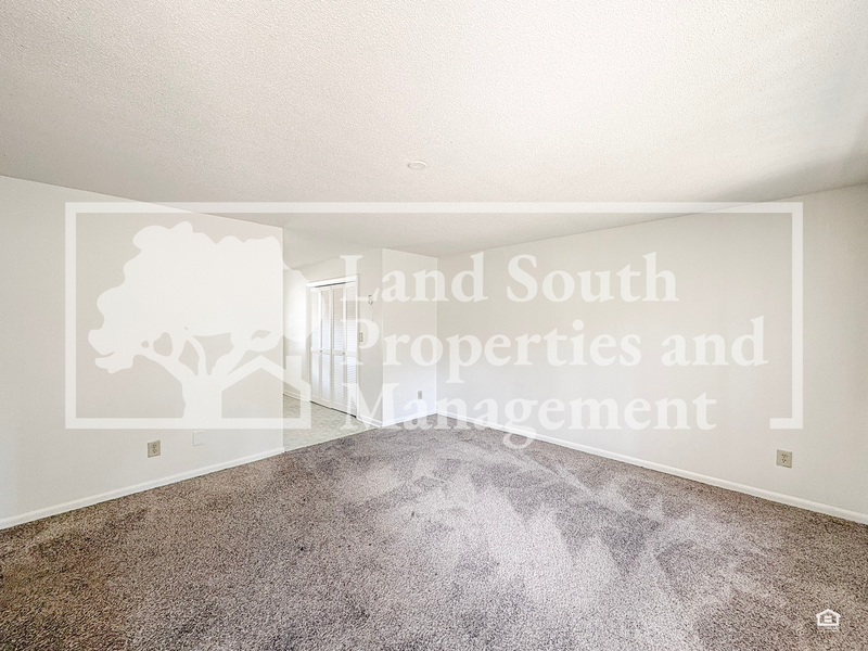 324 Ariana St - Photo 3 of 14